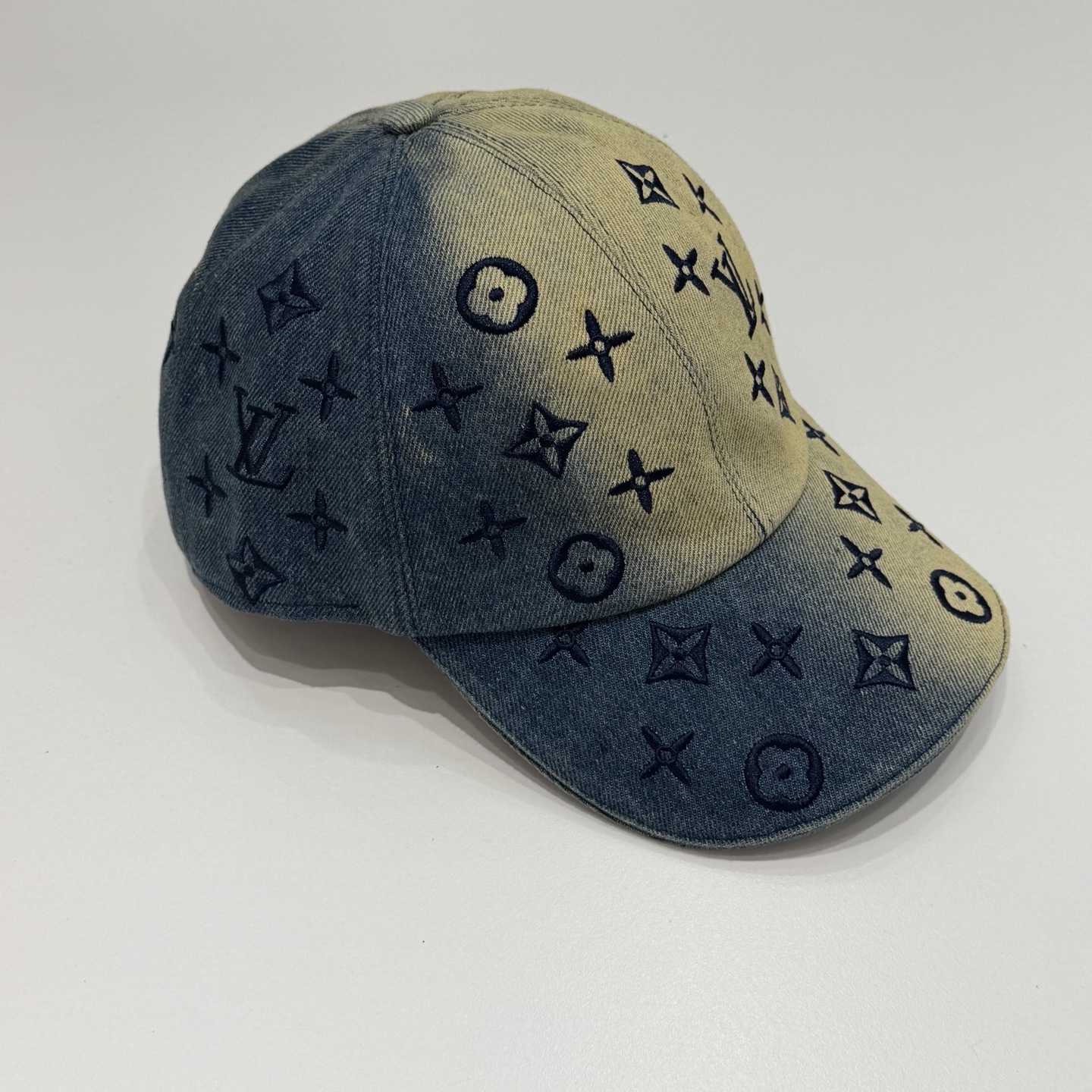 ルイヴィトン デニム モノグラム刺繍 ベースボールキャップ ブルー/クリーム 詳細画像 2