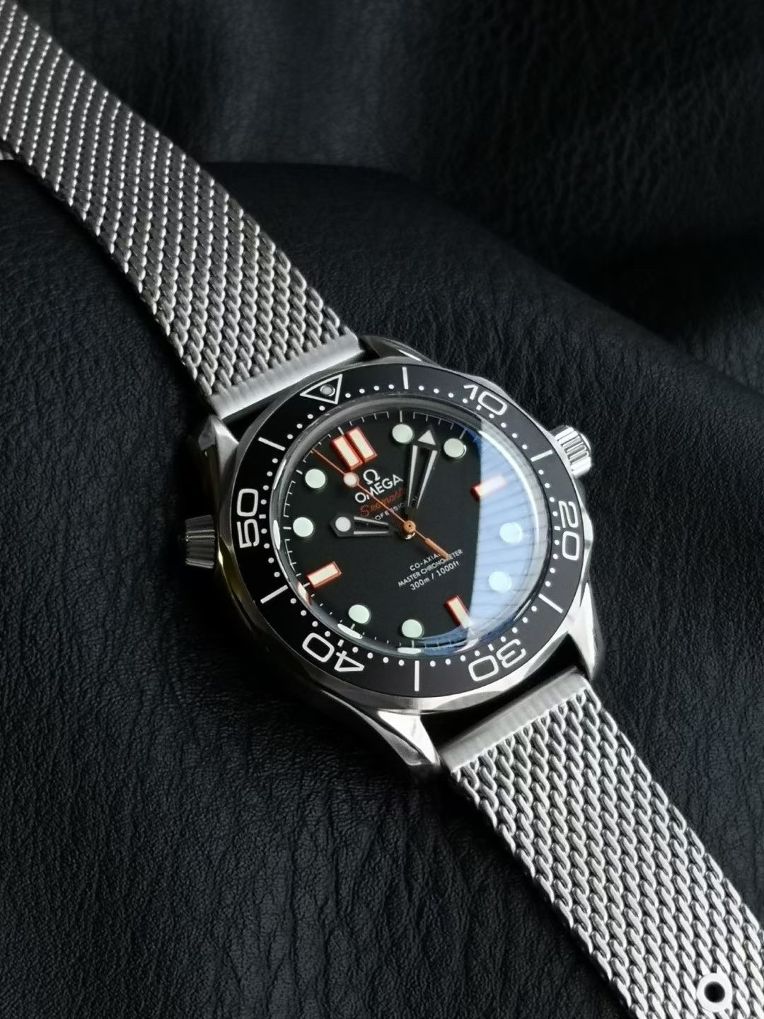 オメガ Seamaster Diver 300M 007エディション ブラック グレーメッシュ 210.90.42.20.01.001 画像 6