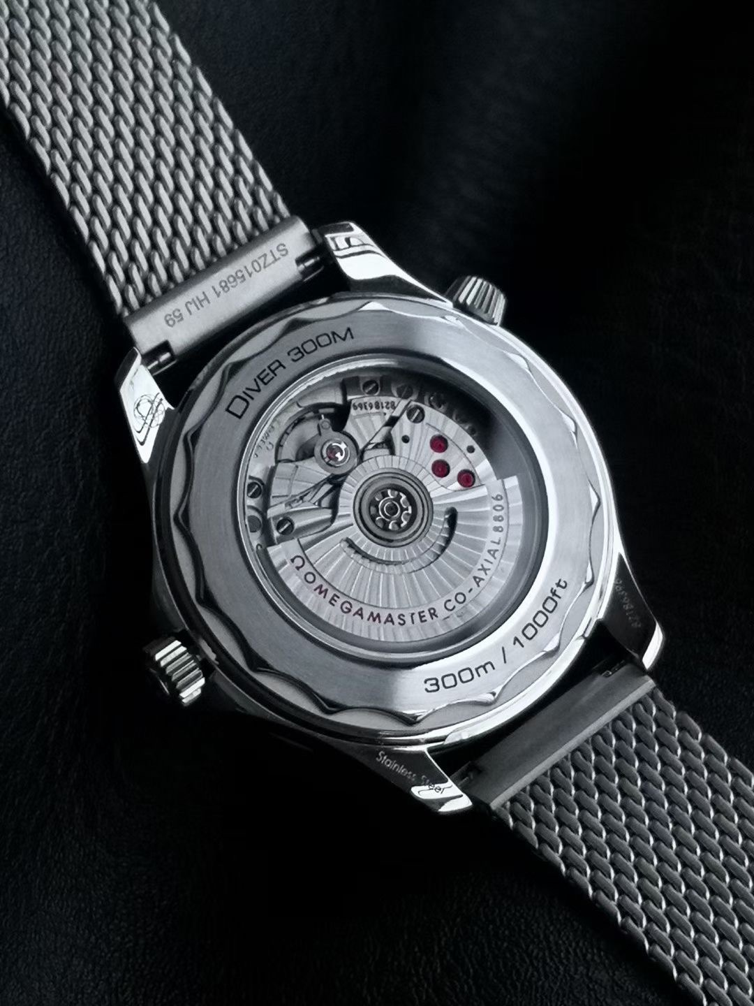 オメガ Seamaster Diver 300M 007エディション ブラック グレーメッシュ 210.90.42.20.01.001 画像 9