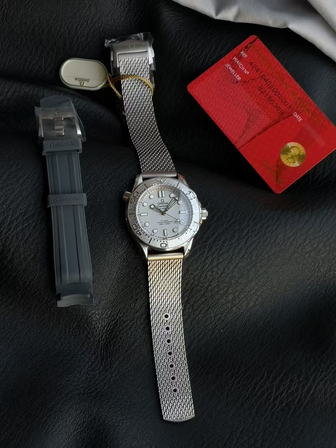 オメガ Seamaster Diver 300M 007エディション グレーメッシュ 210.90.42.20.01.001 詳細画像 1