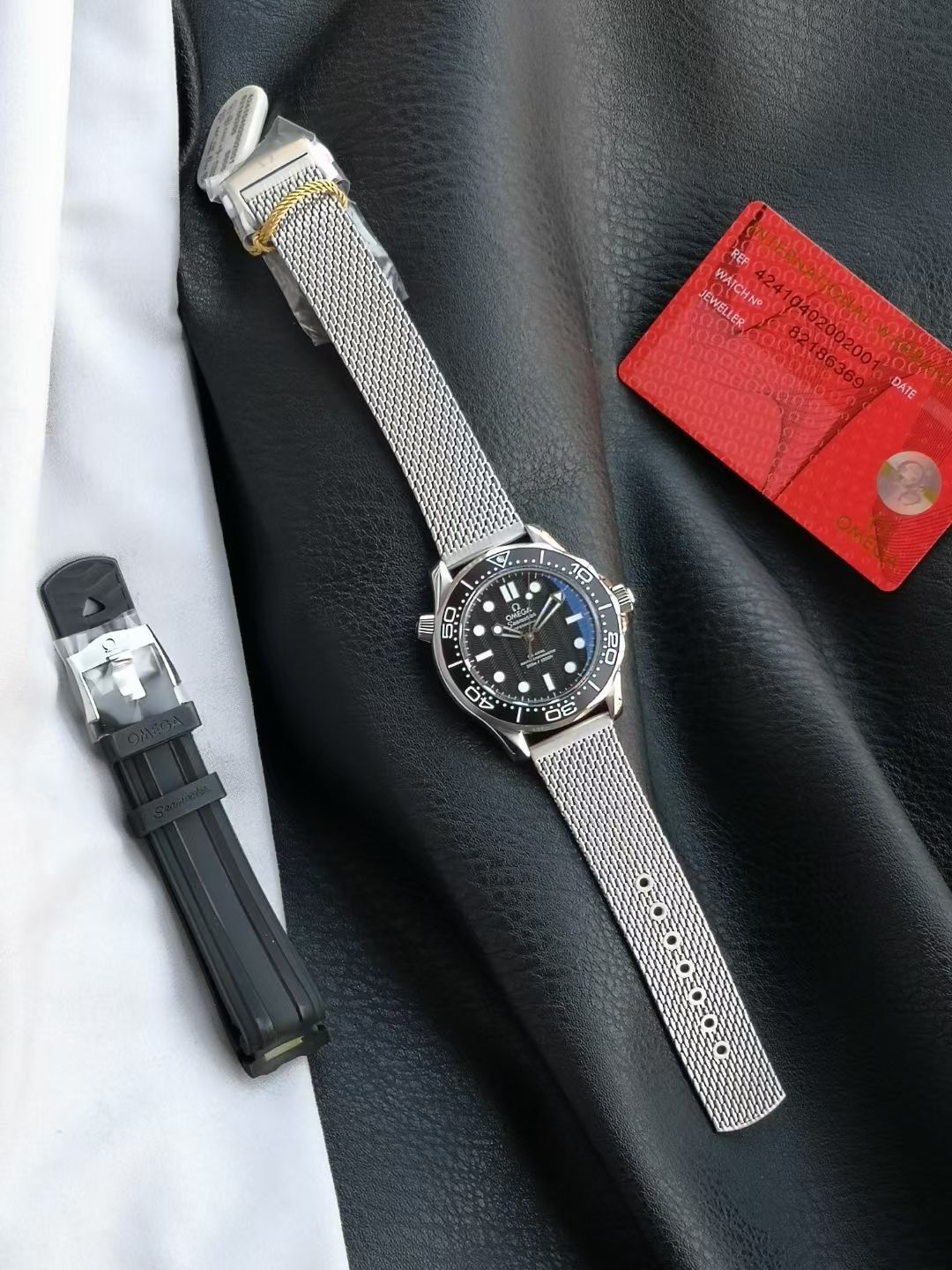 オメガ Seamaster Diver 300M 007エディション ブラック スチールメッシュ 210.90.42.20.01.001 画像 5