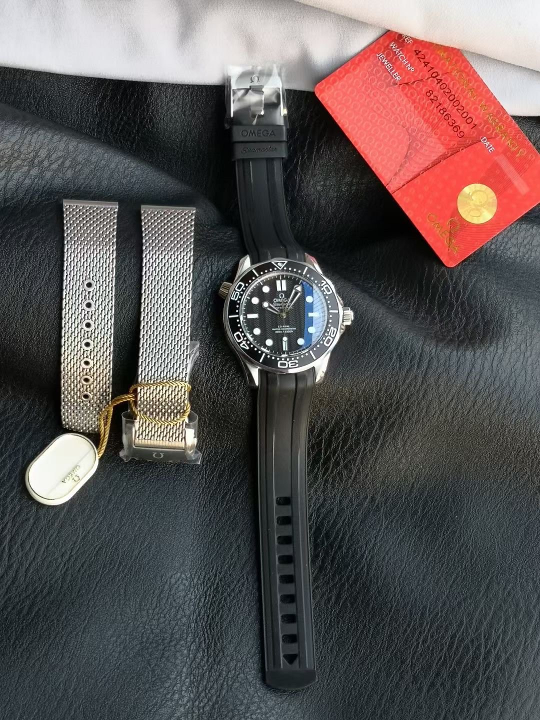 オメガ Seamaster Diver 300M 007エディション ブラック ラバーストラップ 210.90.42.20.01.001 詳細画像 1