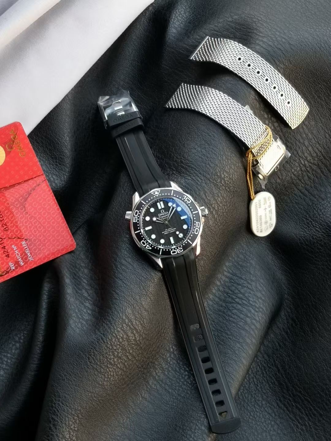 オメガ Seamaster Diver 300M 007エディション ブラック ラバーストラップ 210.90.42.20.01.001 画像 5