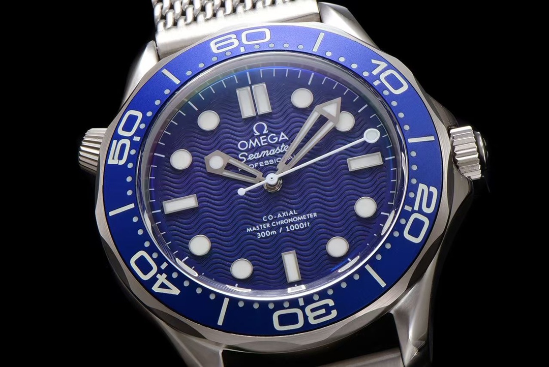 オメガ Seamaster Diver 300M ジェームズ・ボンド60周年 ブルー 210.30.42.20.03.002 画像 5