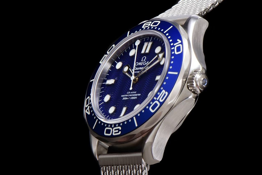 オメガ Seamaster Diver 300M ジェームズ・ボンド60周年 ブルー 210.30.42.20.03.002 画像 6