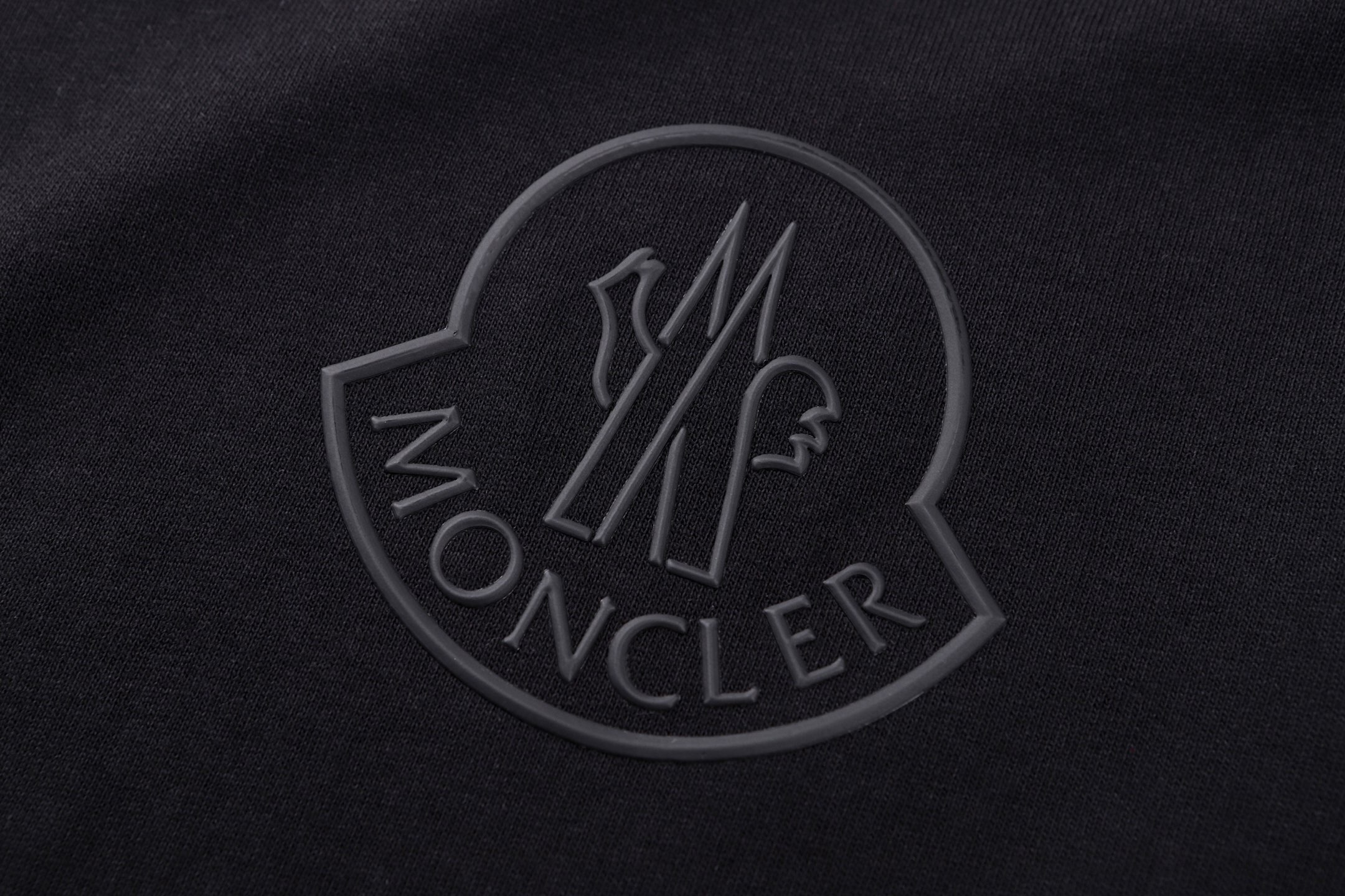 モンクレール 3Dバッジプリント Tシャツ ブラック 画像 5