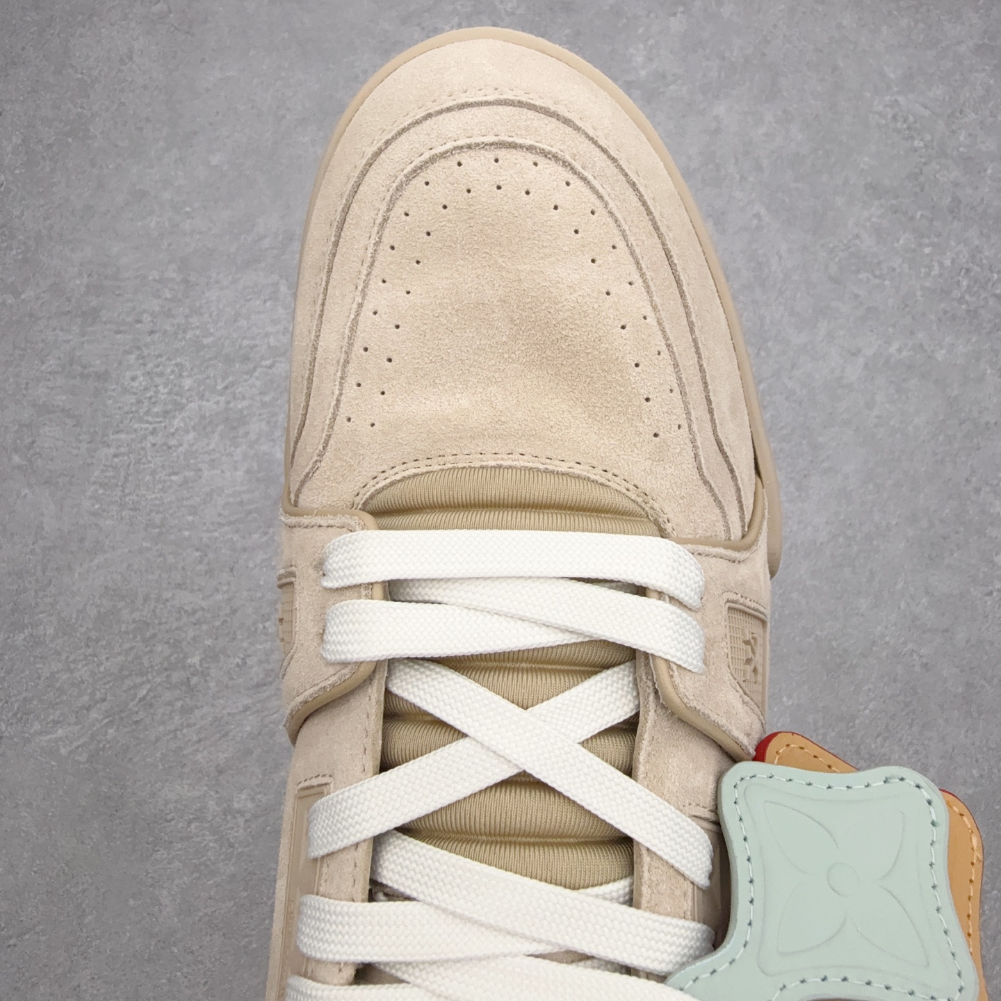 ルイヴィトン Trainer スニーカー ベージュ シグネチャー 画像 4