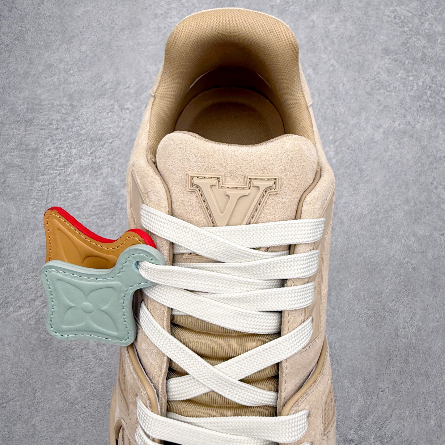 ルイヴィトン Trainer スニーカー ベージュ シグネチャー 画像 5