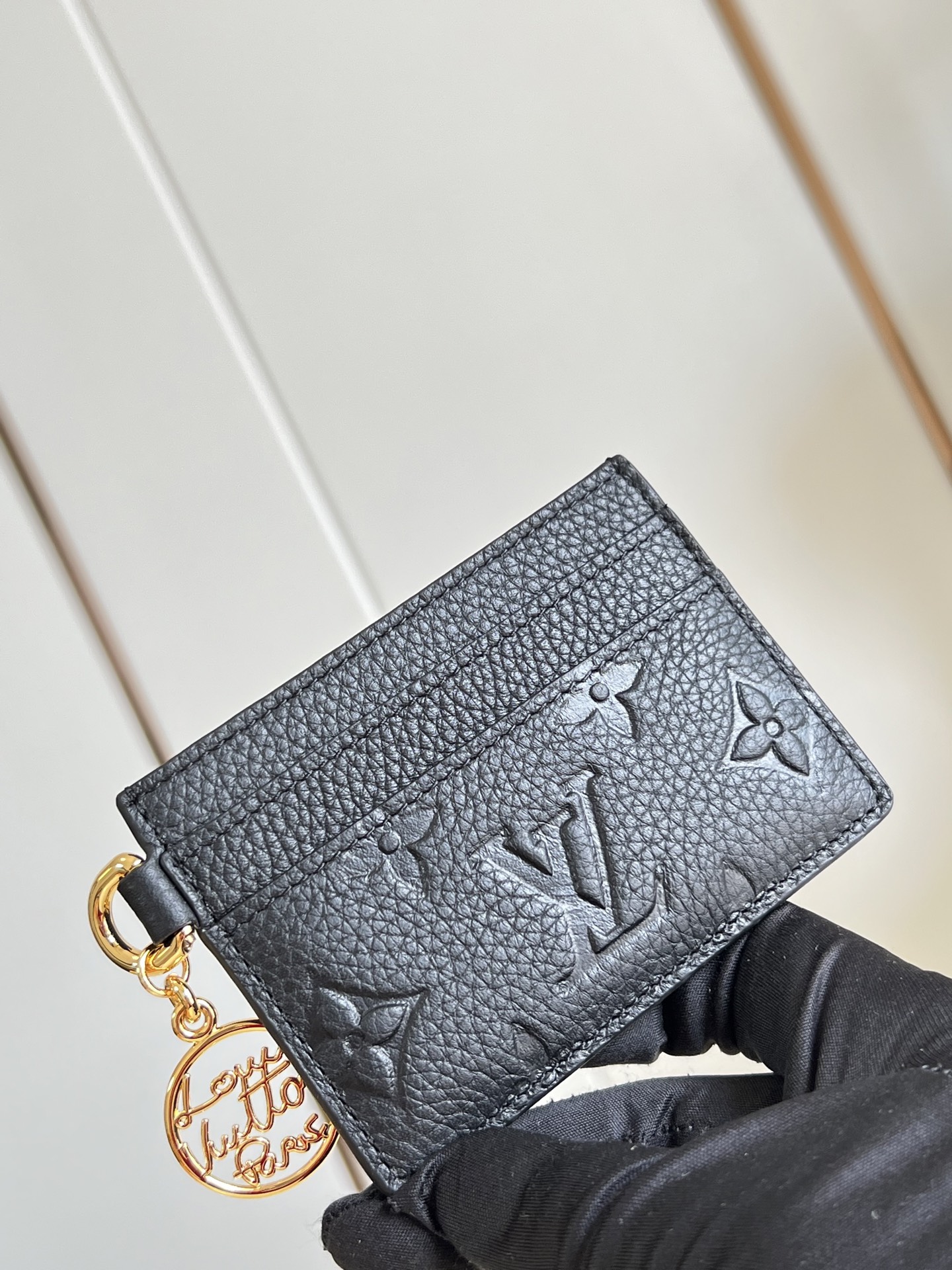 ルイヴィトン LV Charms カードホルダー レインボー モノグラムアンプラント ブラック M28129 詳細画像 1