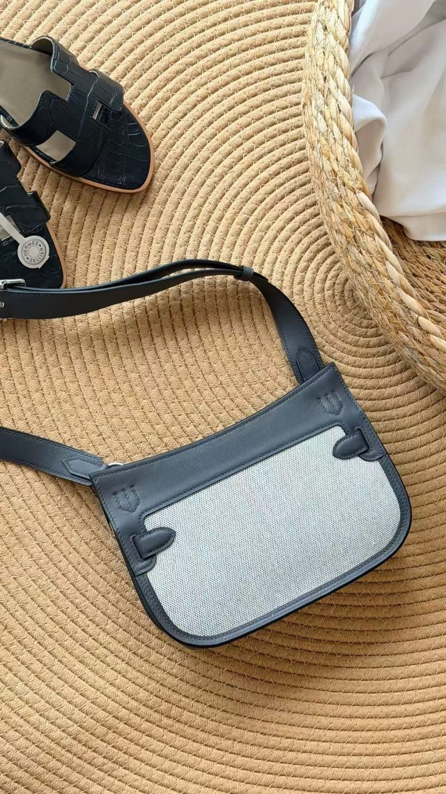 エルメス Jypsiere Mini 23 Hキャンバス スイフト ネイビー/エクリュ 詳細画像 2
