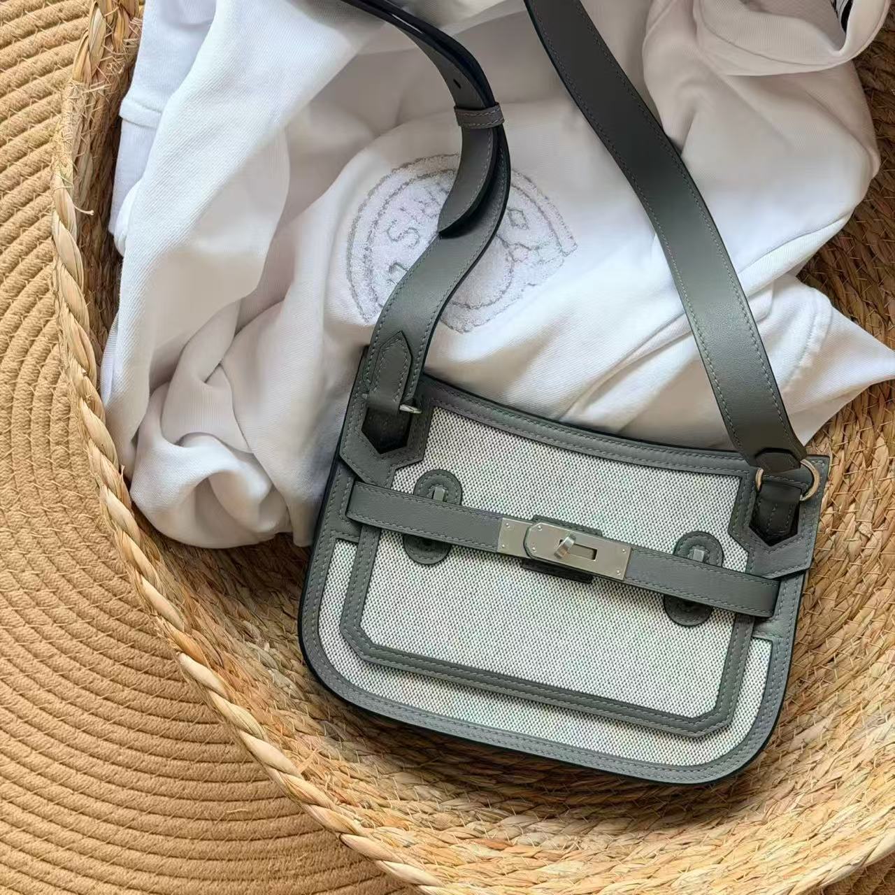 エルメス Jypsiere Mini 23 Hキャンバス スイフト エトゥープ 詳細画像 2