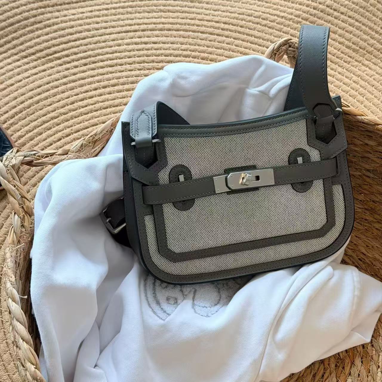 エルメス Jypsiere Mini 23 Hキャンバス スイフト エトゥープ
