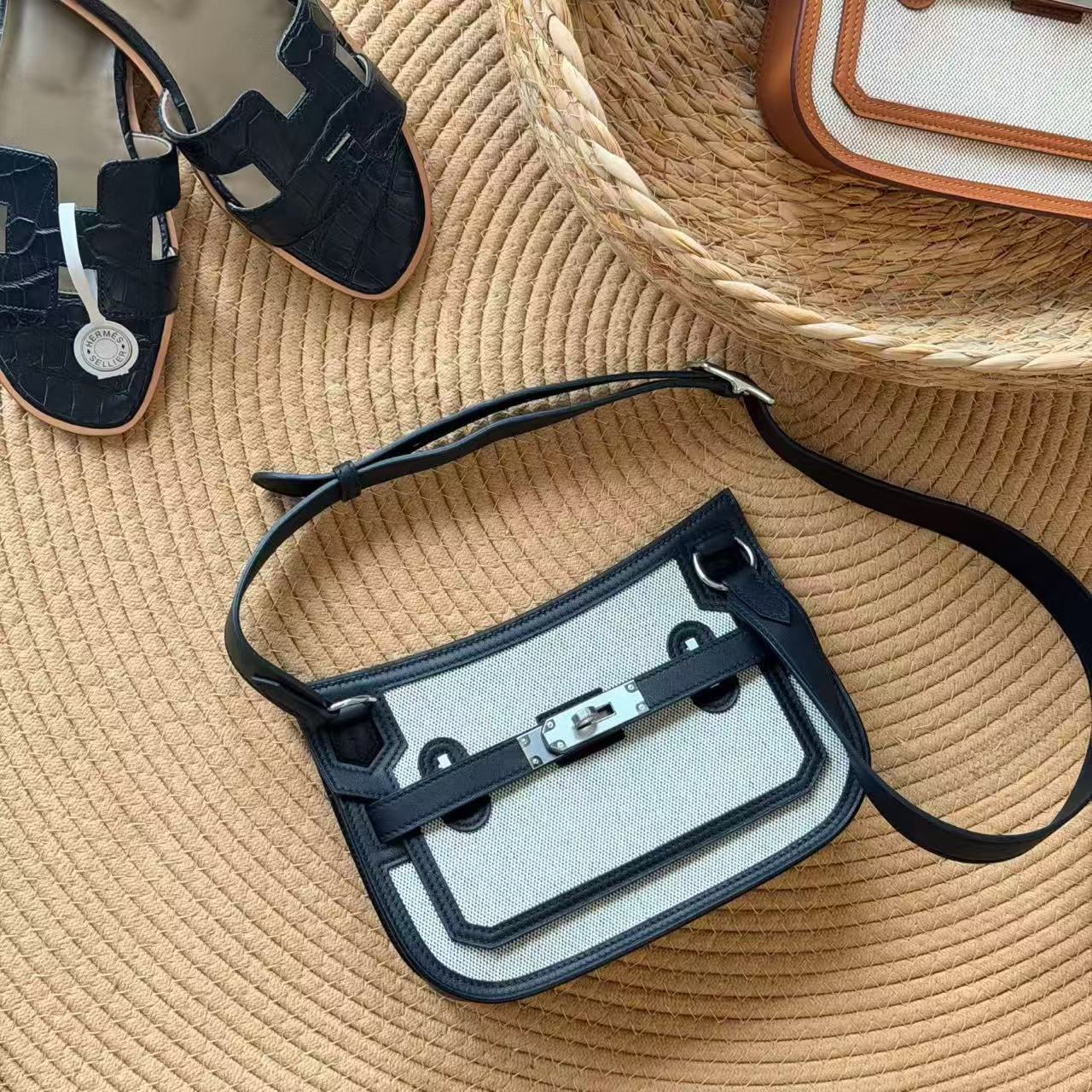 エルメス Jypsiere Mini 23 Hキャンバス スイフト ブラック/エクリュ 詳細画像 1