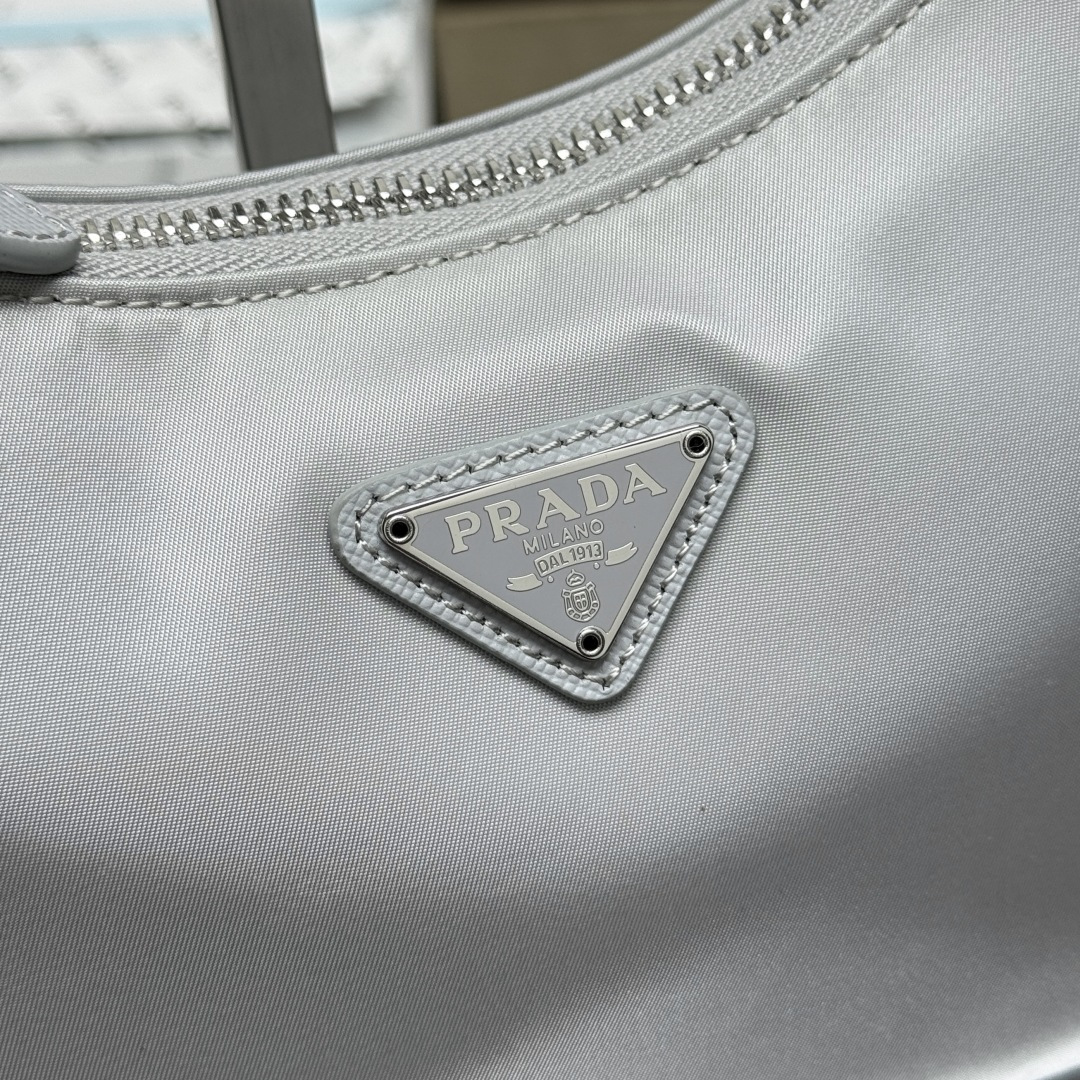 プラダ Re-Edition 2005 Re-Nylon ミニバッグ ホワイト 1NE204 画像 5