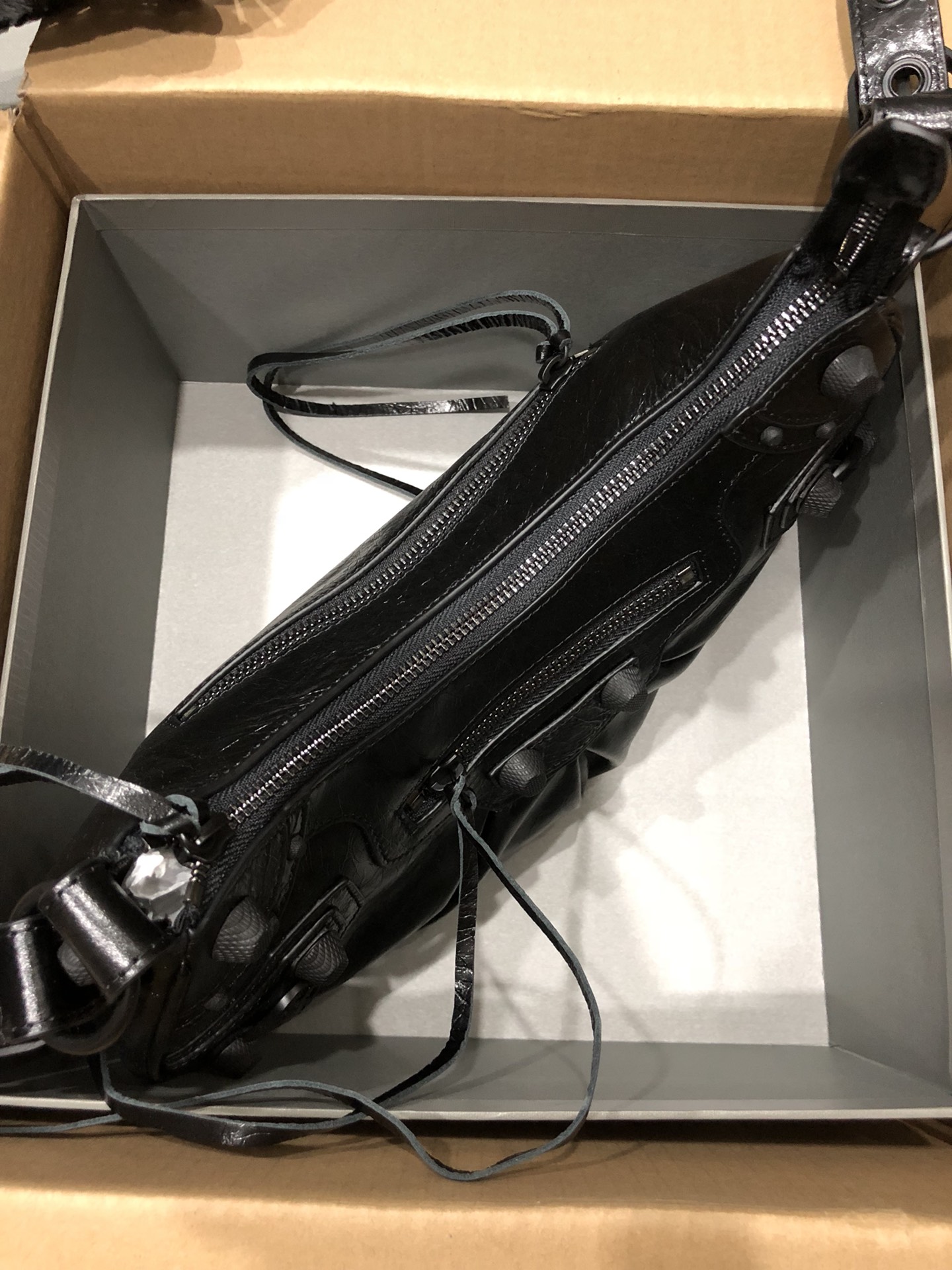 バレンシアガ Le Cagole ショルダーバッグ Small クリンクルブラック ブラック金具 671307 画像 6