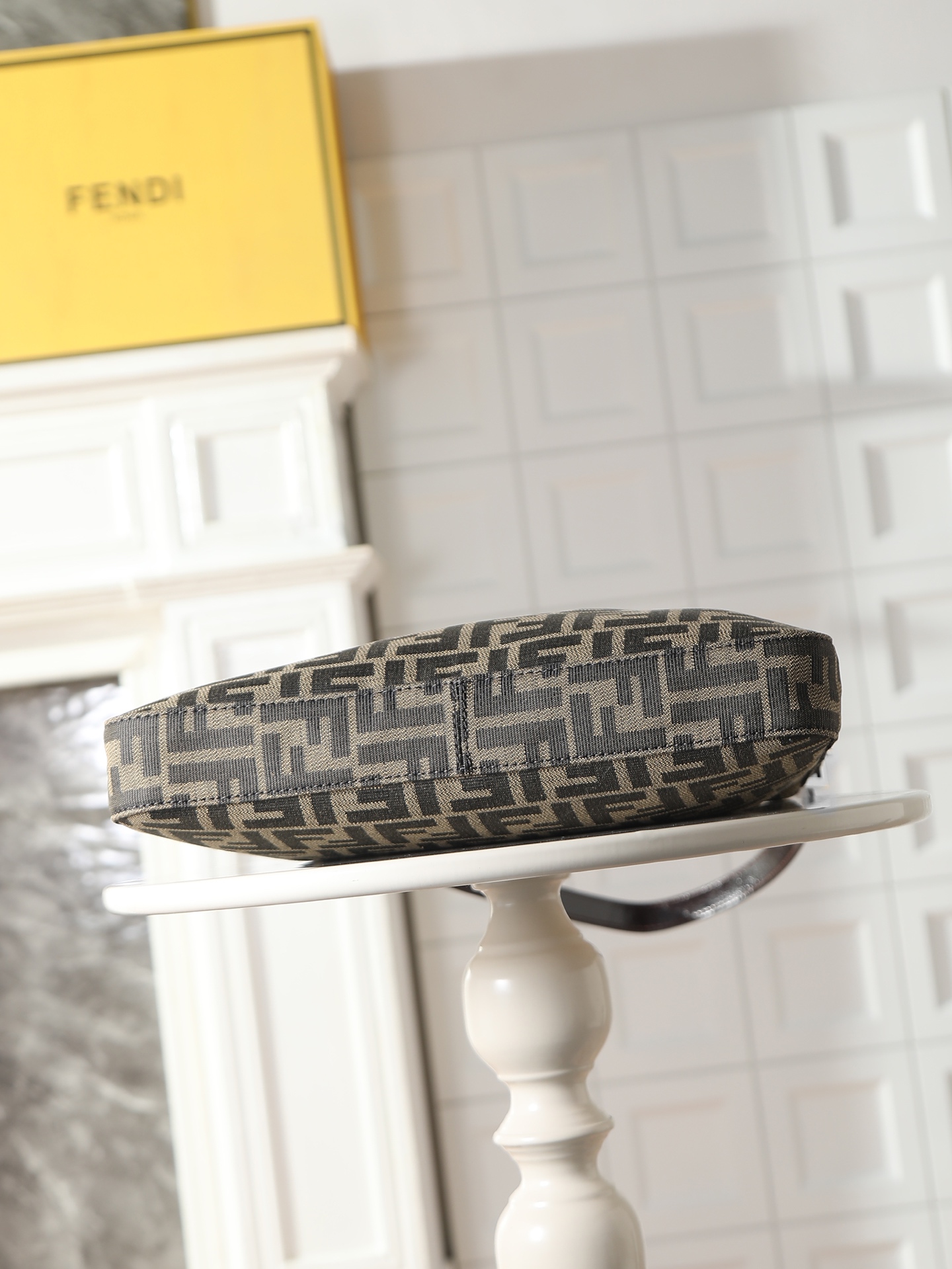 フェンディ ヴィンテージ Zucca FFバックル ショルダーバッグ シルバー 画像 9