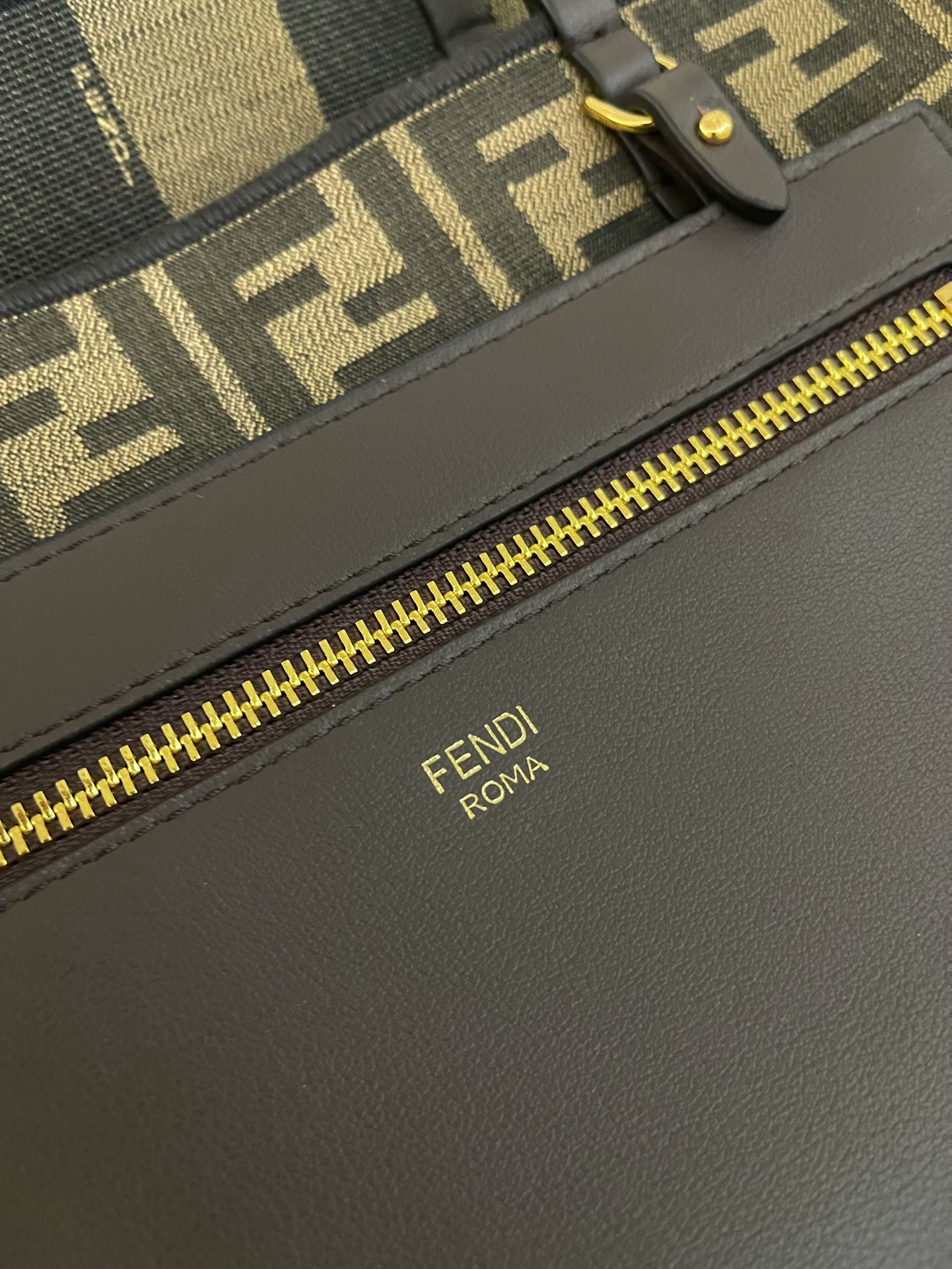フェンディ Roll Large リバーシブル FFジャカード ショッパー ブラウン 8BH425 AYDB F1GL7 画像 5