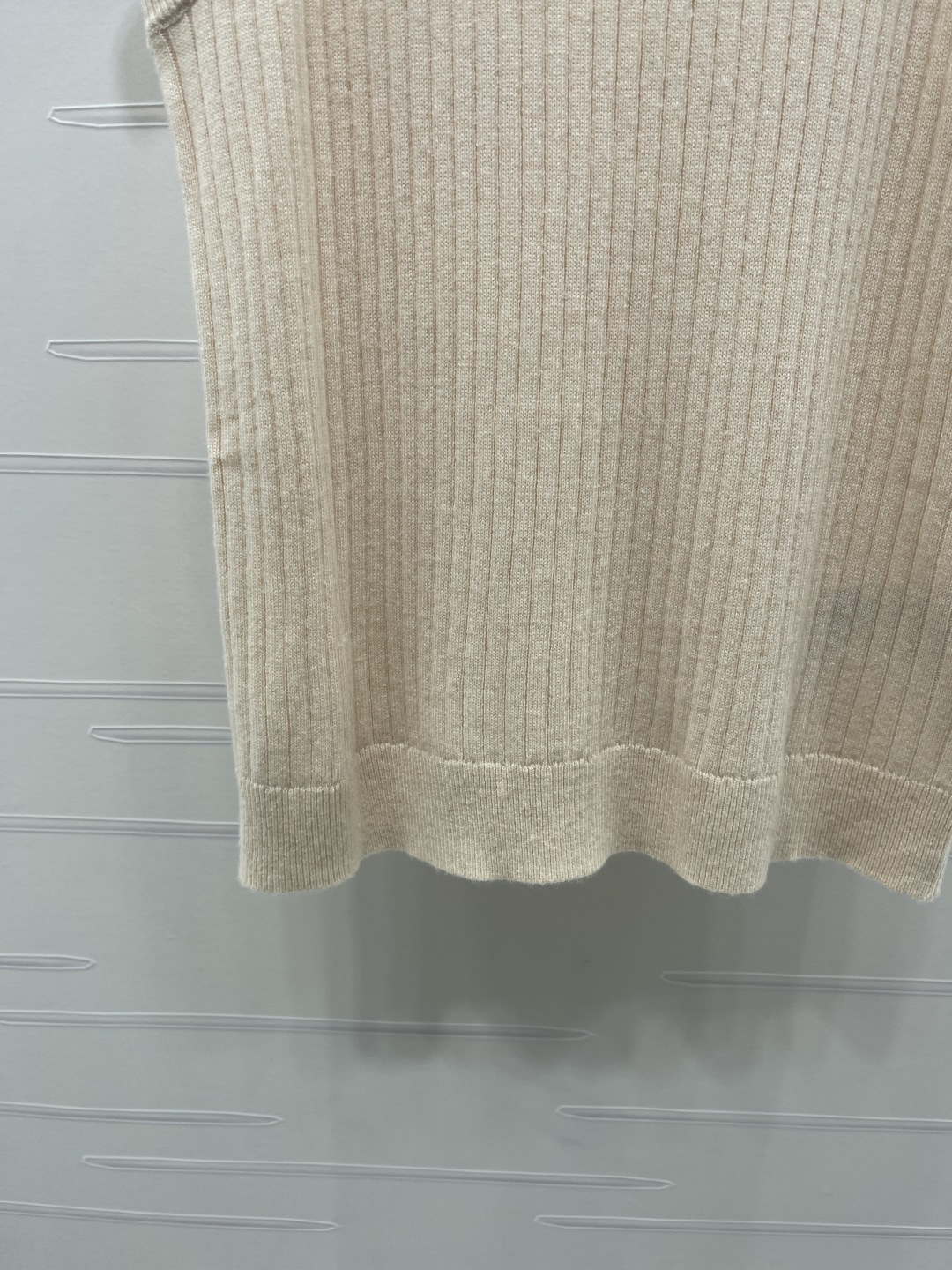 ミュウミュウ 刺繍ロゴ リブニットタンクトップ ベージュ 画像 4