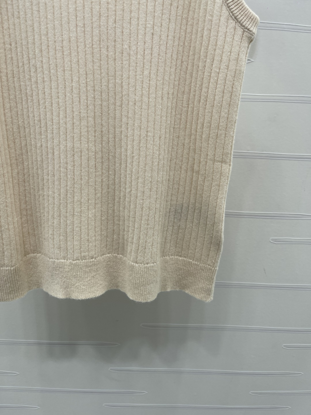 ミュウミュウ 刺繍ロゴ リブニットタンクトップ ベージュ 画像 5