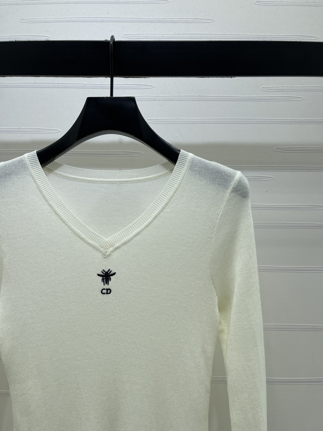 ディオール 刺繍ロゴ Vネックリブニットトップ ホワイト 詳細画像 2