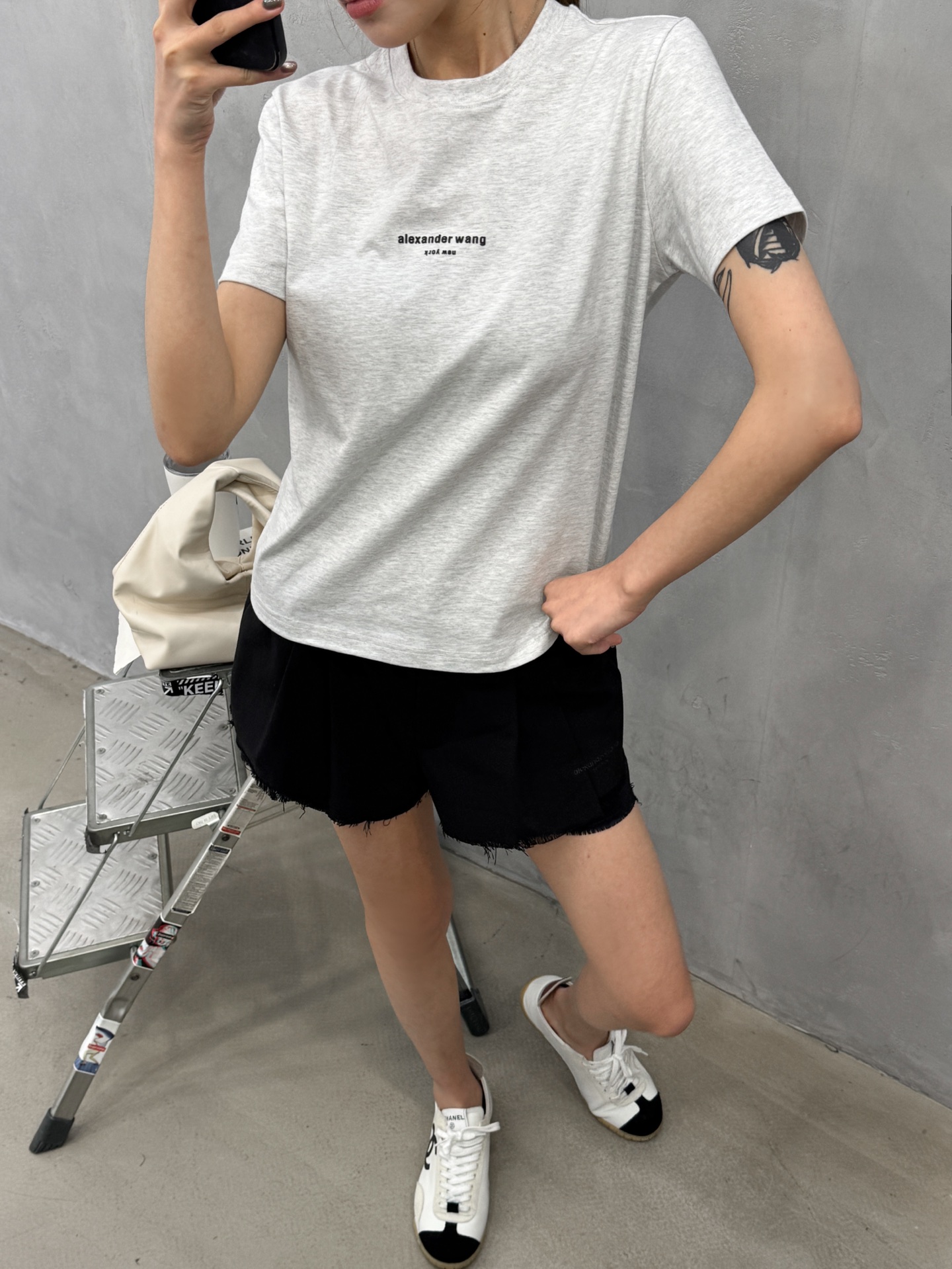 アレキサンダーワン パフロゴ 半袖Tシャツ グレー 4CC4241514208A 画像 9