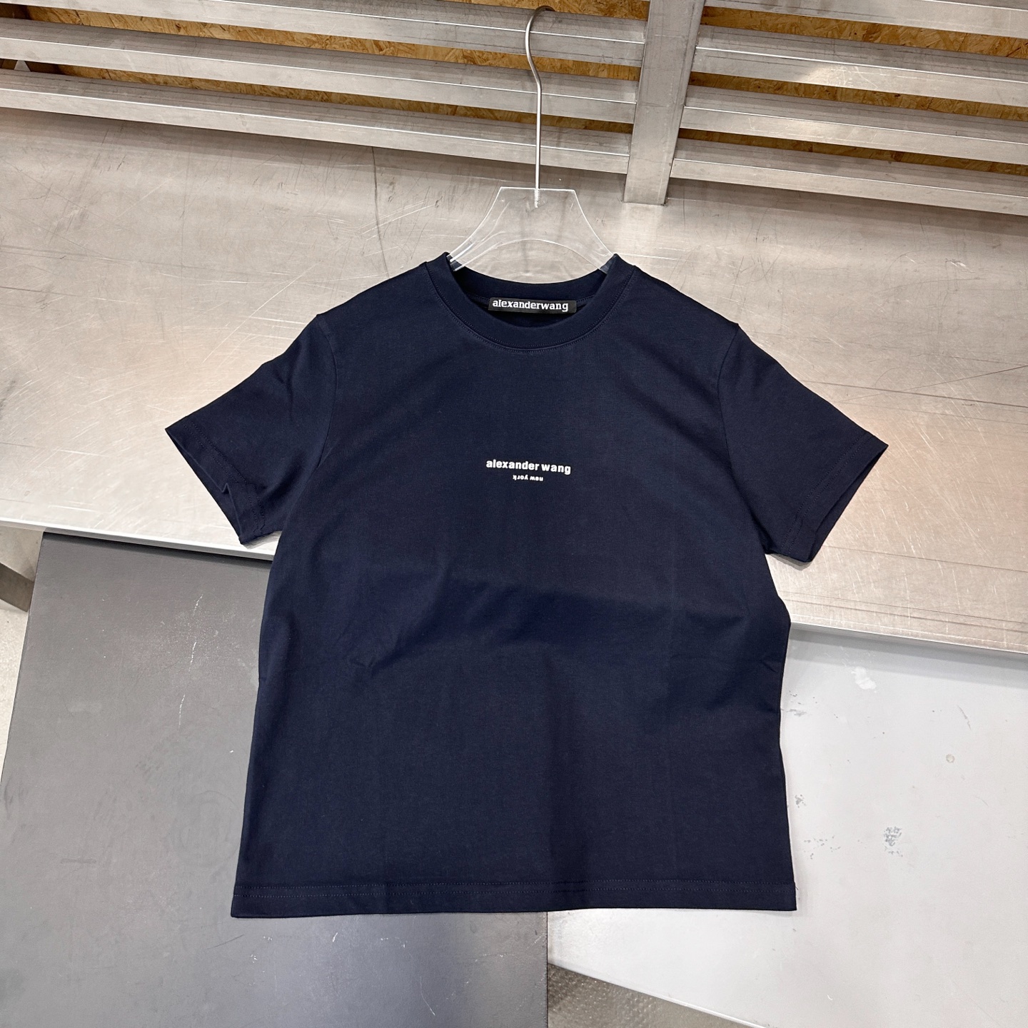 アレキサンダーワン パフロゴ 半袖Tシャツ ウォッシュドネイビー 画像 4