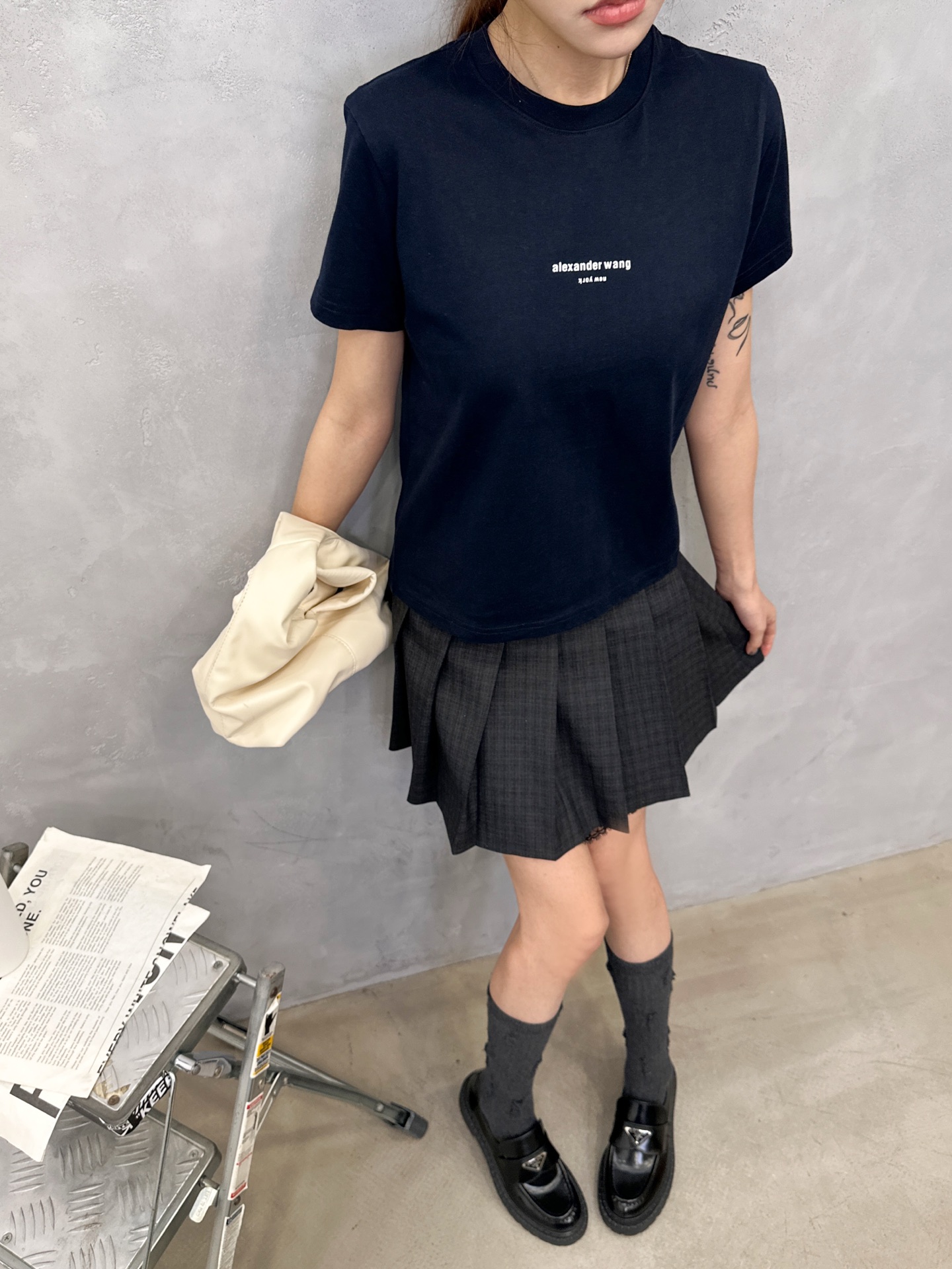 アレキサンダーワン パフロゴ 半袖Tシャツ ウォッシュドネイビー 画像 8