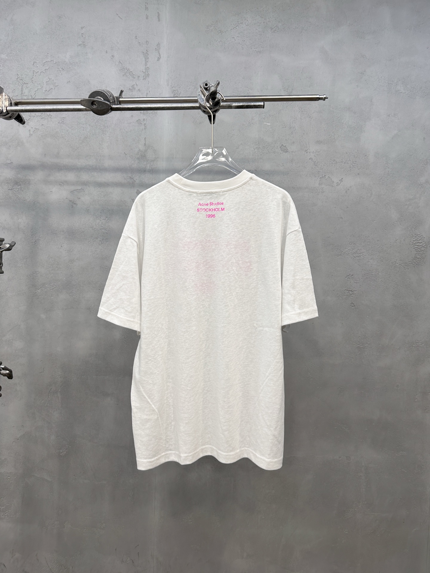 アクネ ストゥディオズ 1996ロゴ 半袖Tシャツ オフホワイト ピンク 詳細画像 3