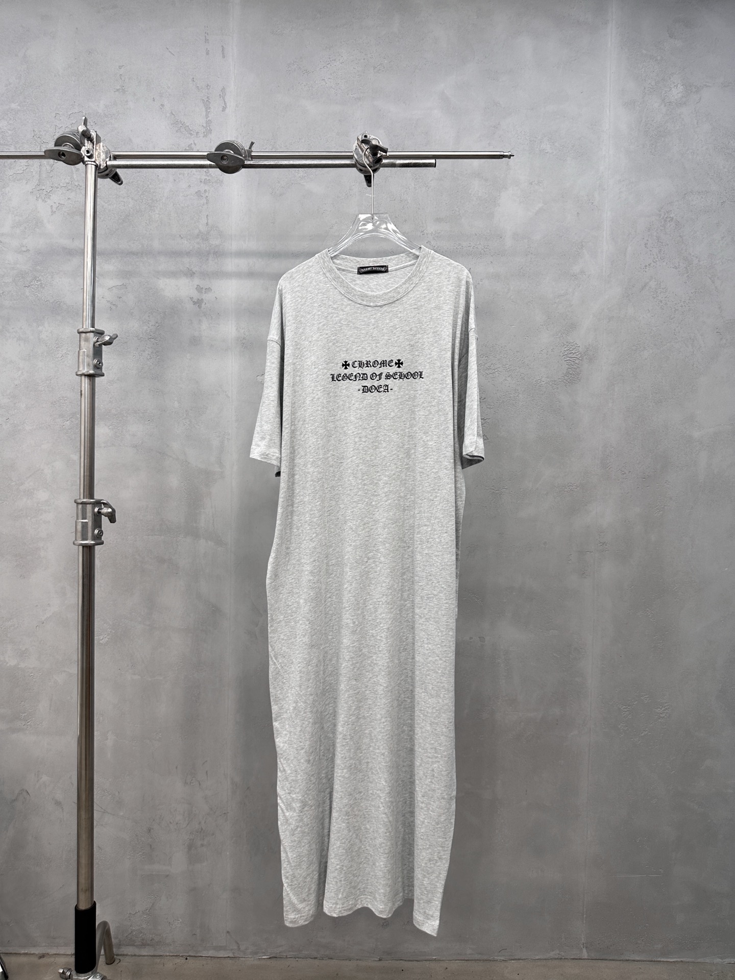 クロムハーツ スクロールラベル ウォッシュ加工 Tシャツドレス グレー 詳細画像 1