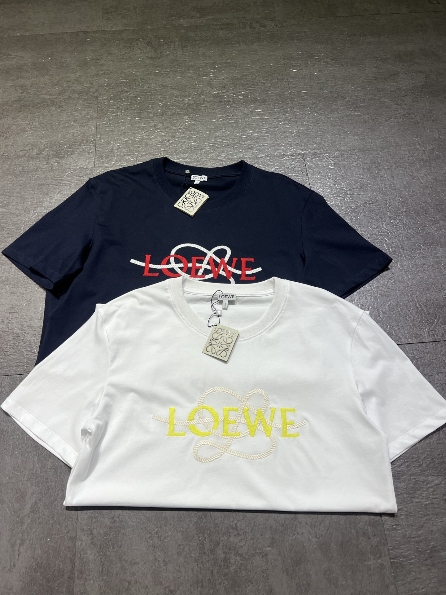 ロエベ アナグラム刺繍ロゴ Tシャツ ネイビー ホワイト 画像 6