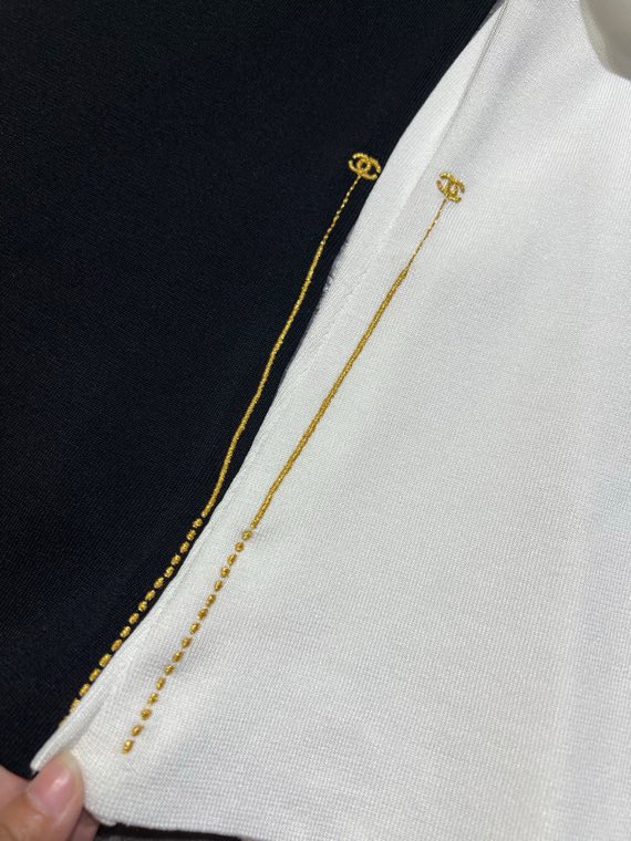 シャネル 26A Vネック金糸刺繍シルク キャミソールトップ ブラック ホワイト 画像 7