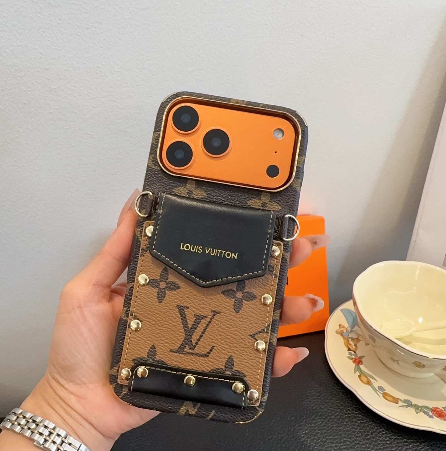 ルイ ヴィトン トランクスタイル モノグラム カードホルダー フォンケース ブラウン 画像 5