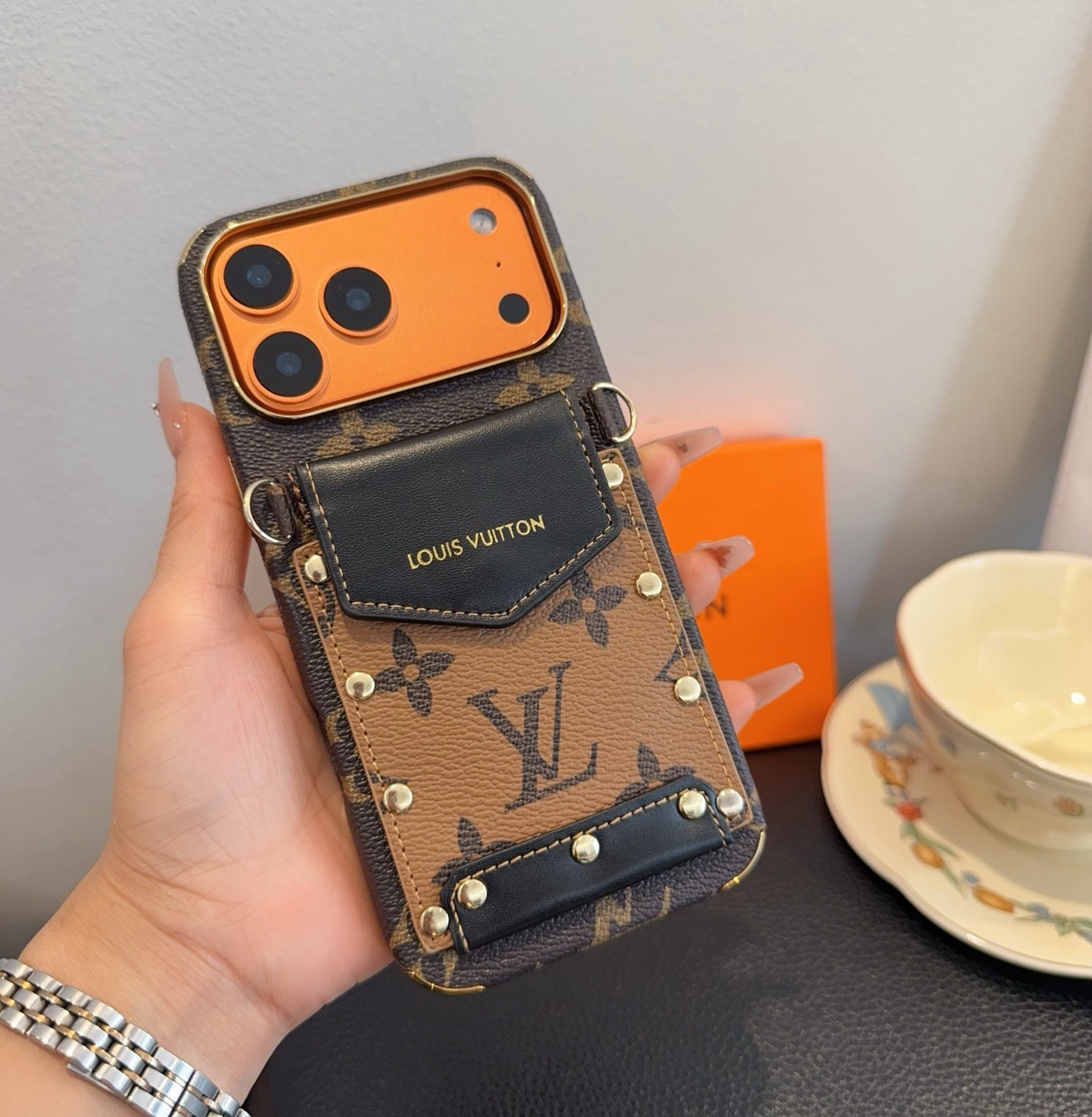 ルイ ヴィトン トランクスタイル モノグラム カードホルダー フォンケース ブラウン 画像 6