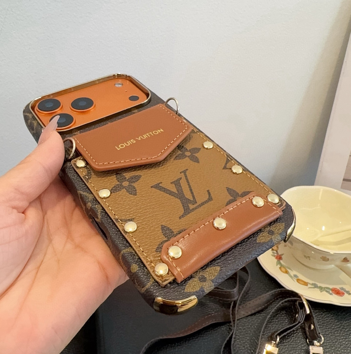 ルイ ヴィトン トランクスタイル モノグラム カードホルダー フォンケース ブラック 画像 8
