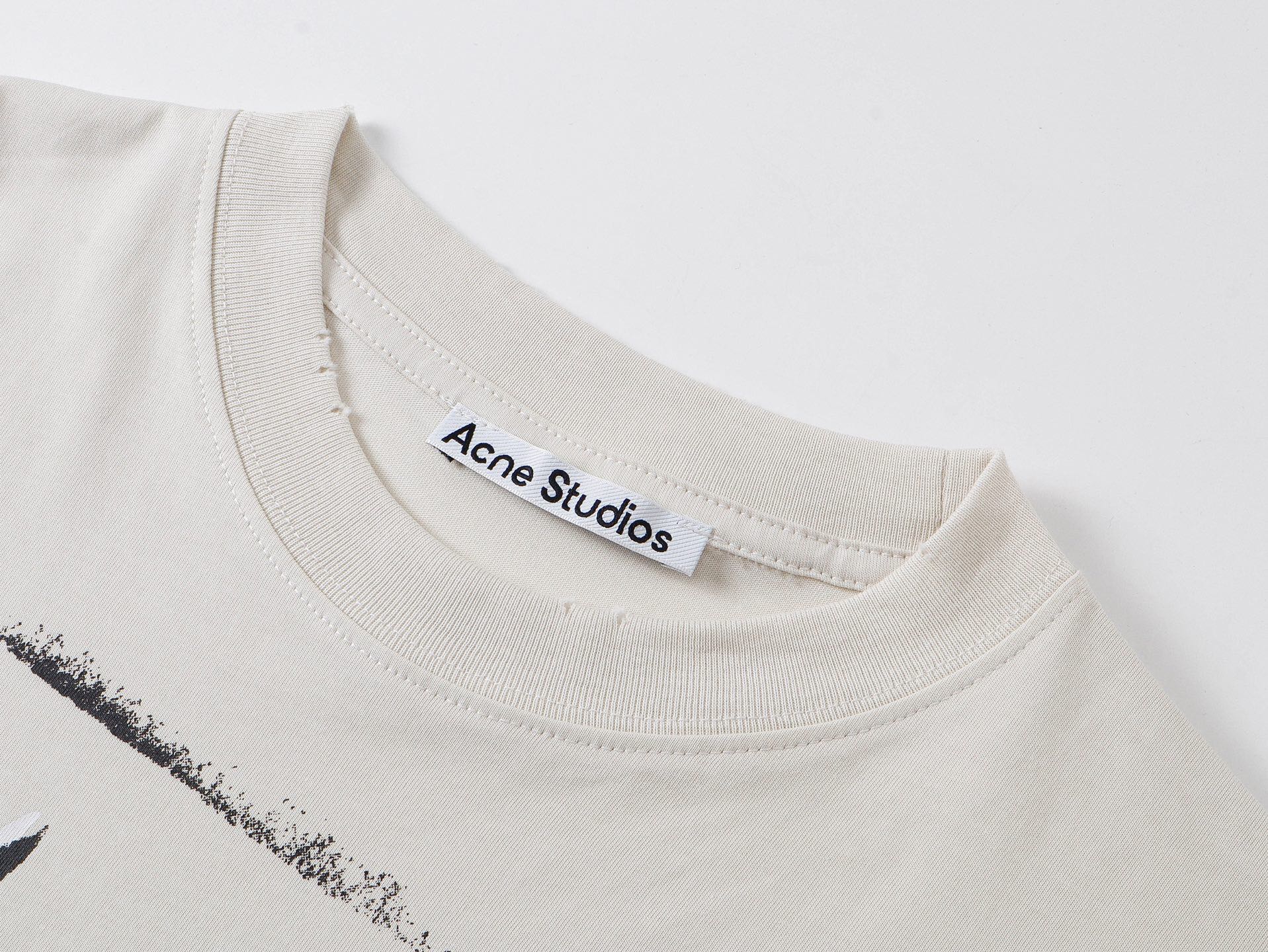 アクネ ストゥディオズ ダメージ加工 グラフィティロゴ Tシャツ アイボリー 画像 3
