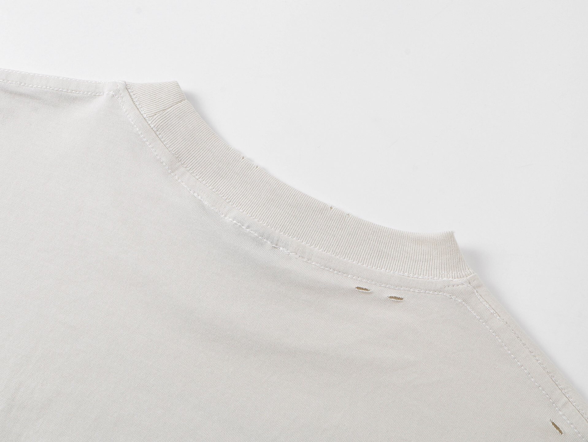 アクネ ストゥディオズ ダメージ加工 グラフィティロゴ Tシャツ アイボリー 画像 4