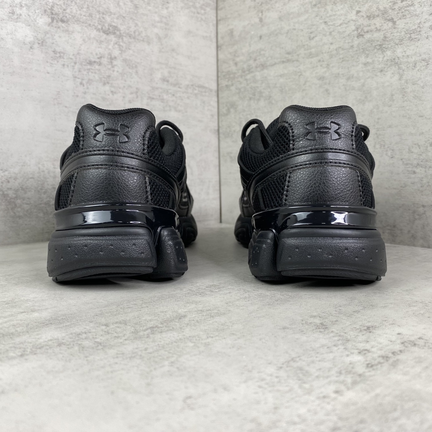 アンダーアーマー HOVR CG Reactor CT トリプルブラック 画像 5