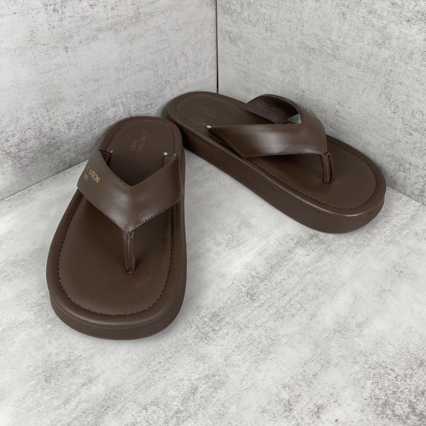 ルイヴィトン LV Flip トング ブラウン モノグラムレザー 詳細画像 2
